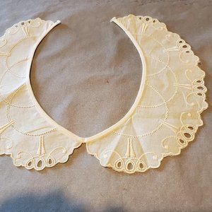 Ecru Linen Embroidered Collar - Seamstresses!